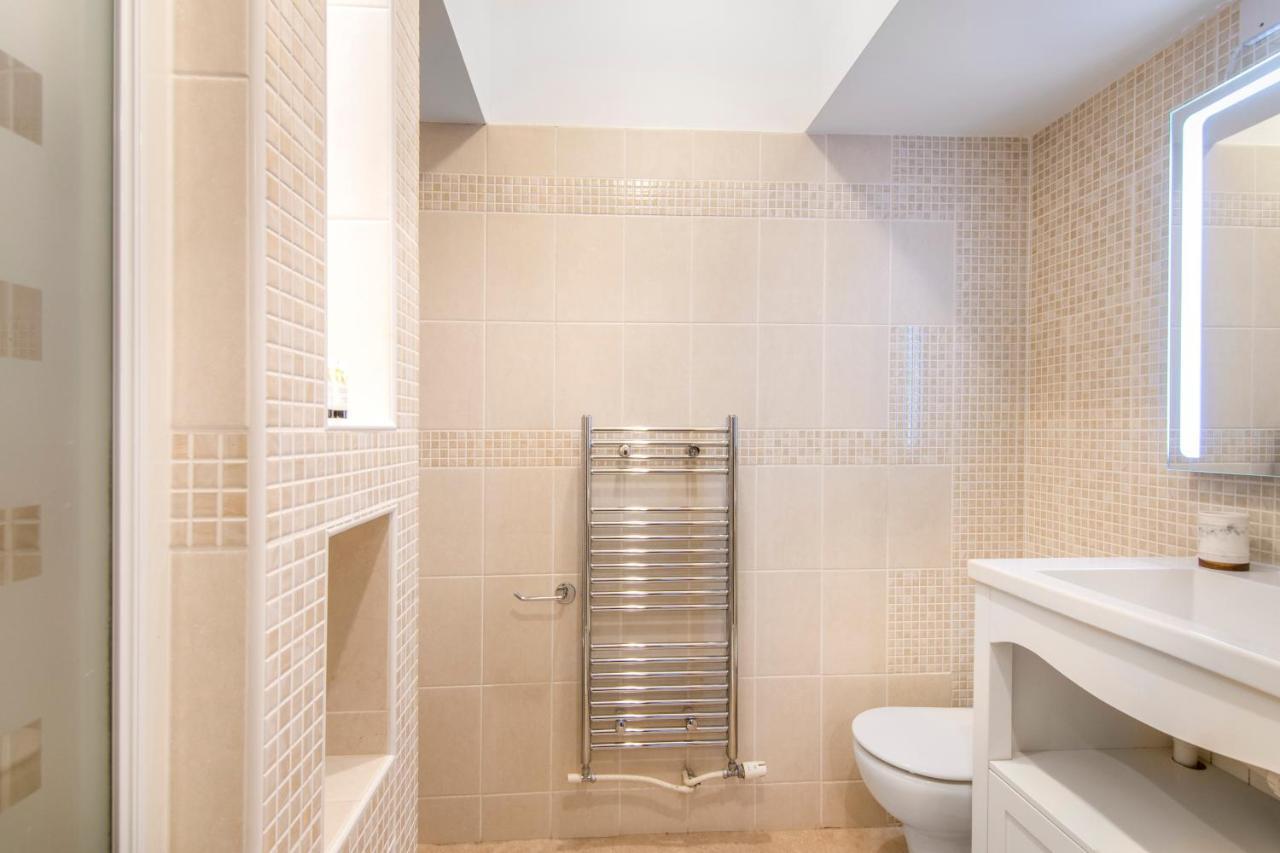 The Roost Group - The Coach House - Hot Tub Villa Gravesend Exterior photo