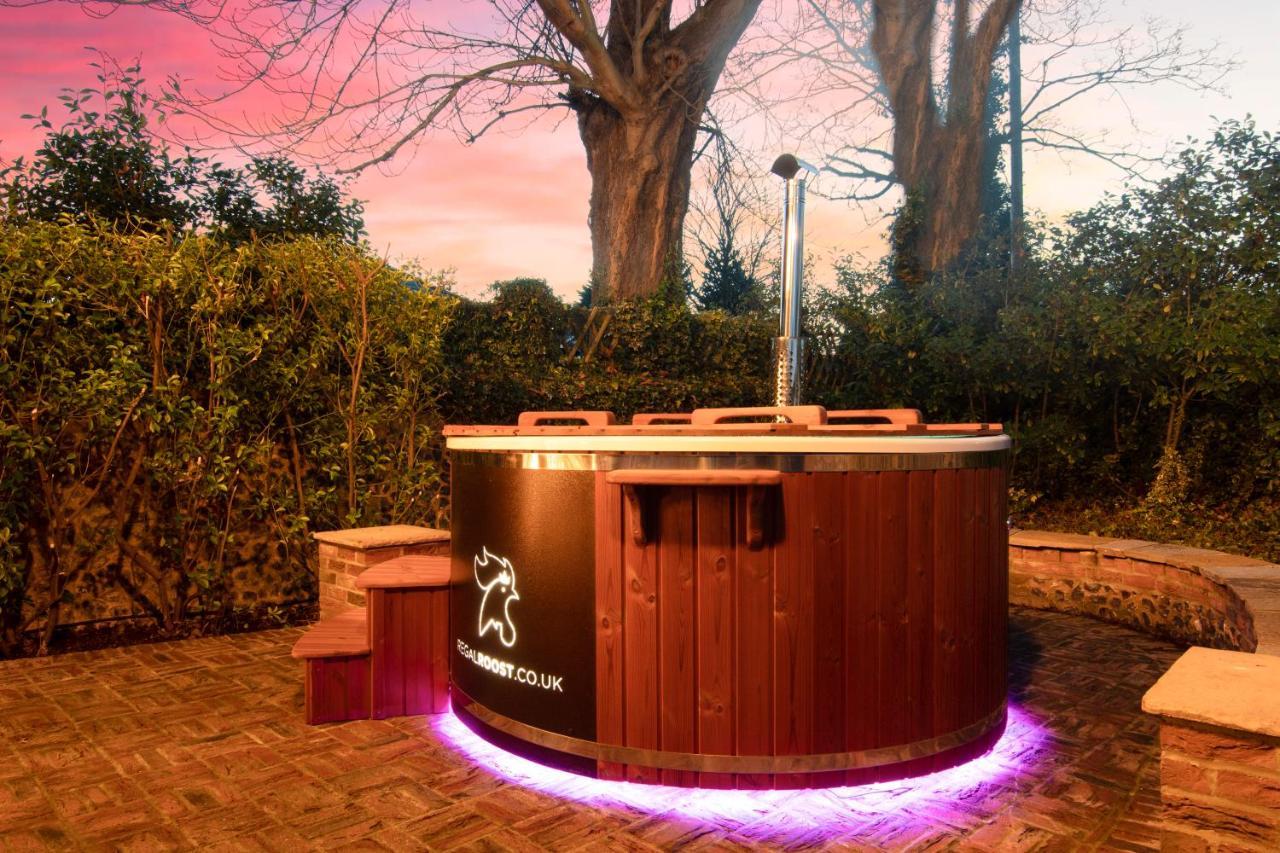 The Roost Group - The Coach House - Hot Tub Villa Gravesend Exterior photo