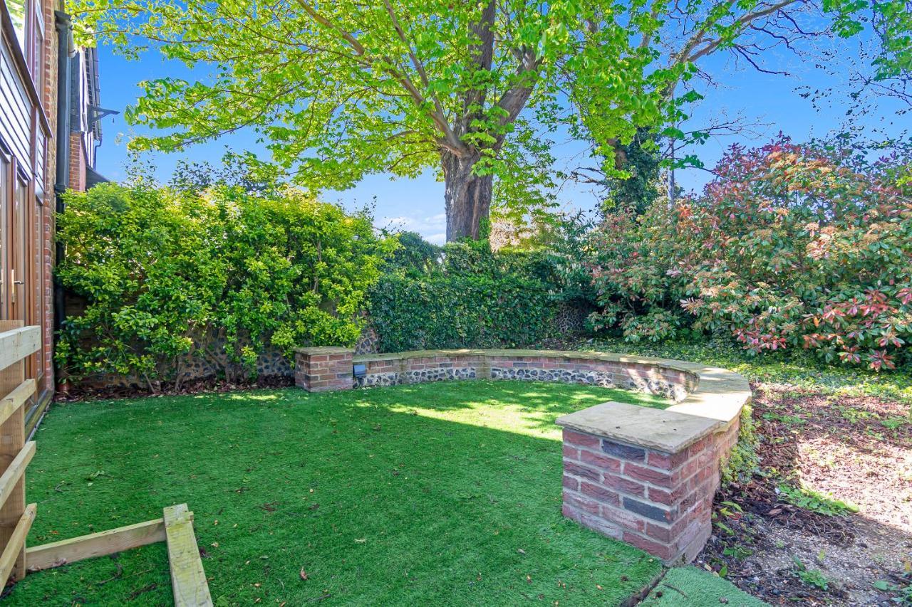 The Roost Group - The Coach House - Hot Tub Villa Gravesend Exterior photo